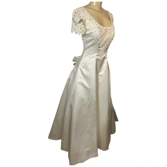 Michelangelo Satin Ivory Wedding Gown Dress With Pearls & Beading Size 6 - Picture 4 of 16